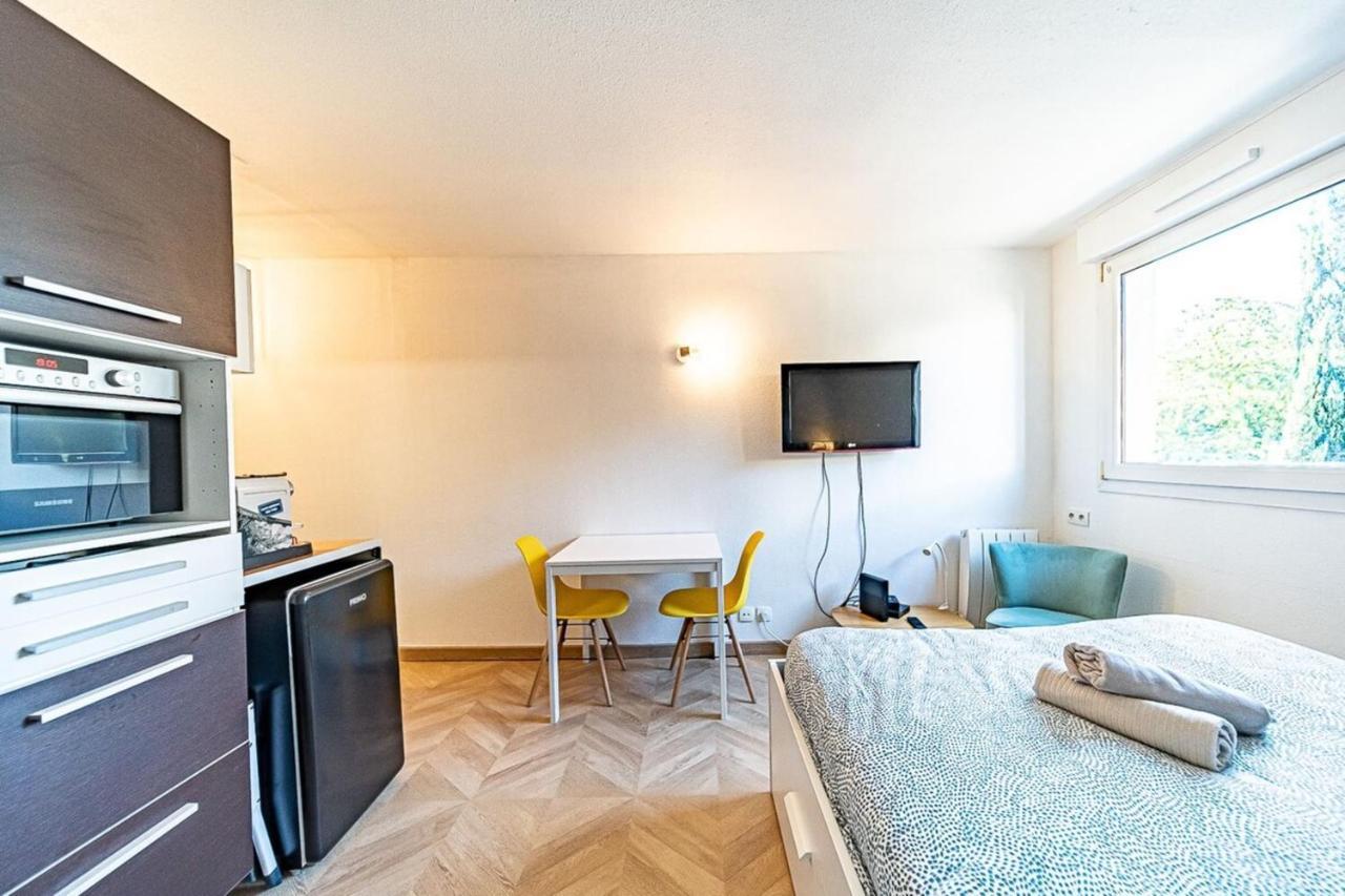 Le Petit Million- Joli Studio Renove-Flachet วีเลอร์บาน ภายนอก รูปภาพ