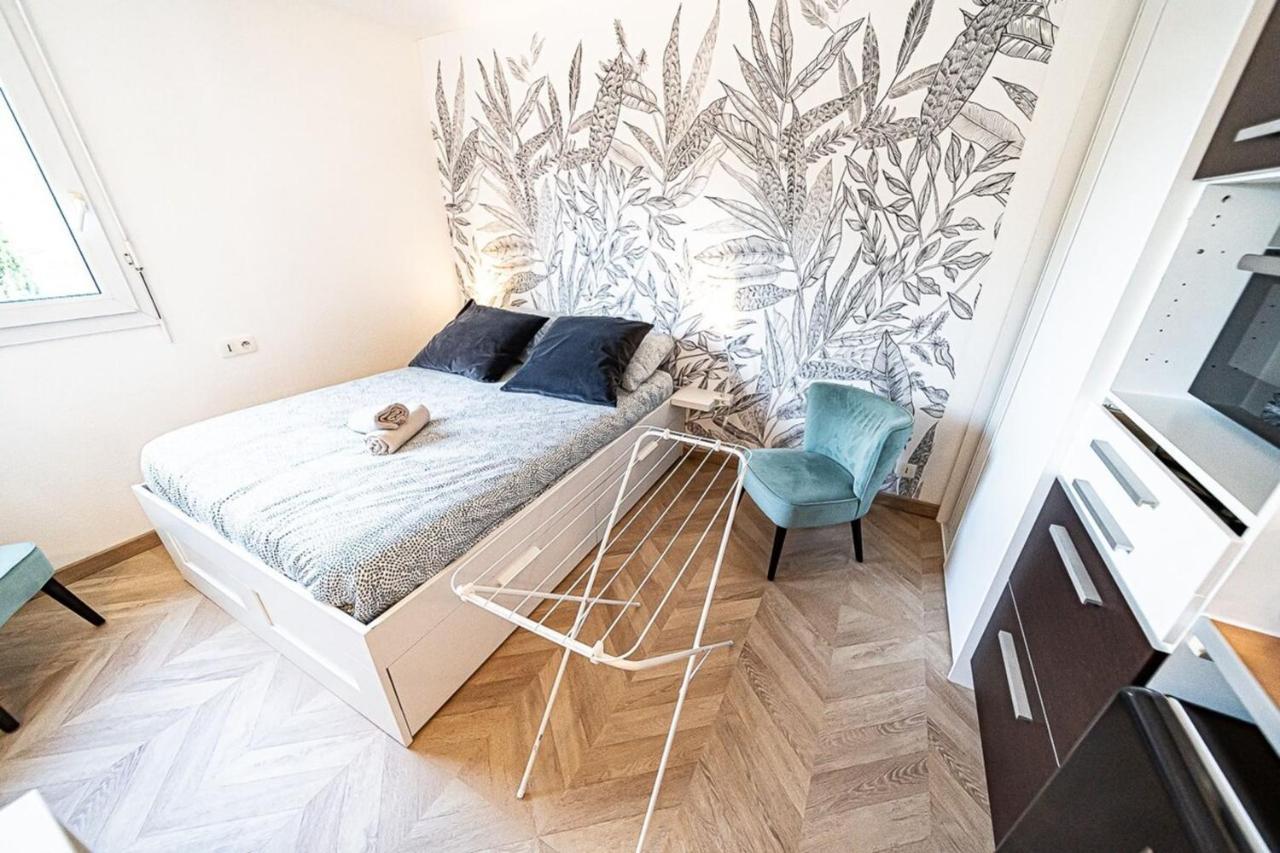 Le Petit Million- Joli Studio Renove-Flachet วีเลอร์บาน ภายนอก รูปภาพ